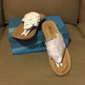 Cliffs by White Mountain Sandal